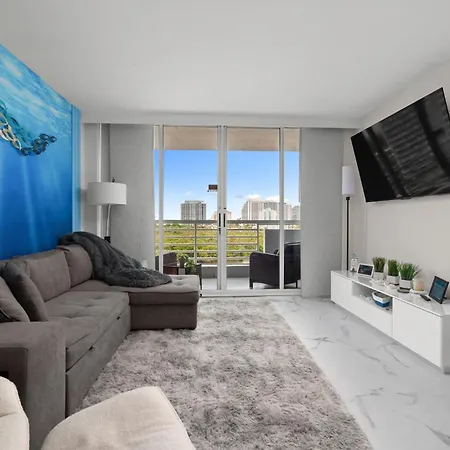 Gallery One Waterfront Suite, 5 Min Walk To Beach